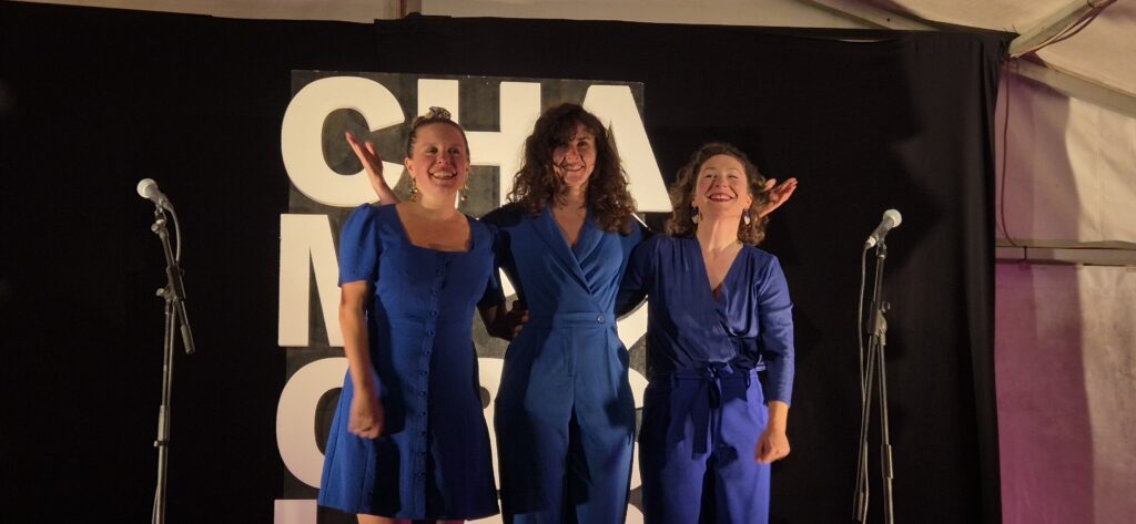 Concerto a cappella del Trio Ascolta nella Pineta Chardonney a Champorcher Valle d'Aosta
